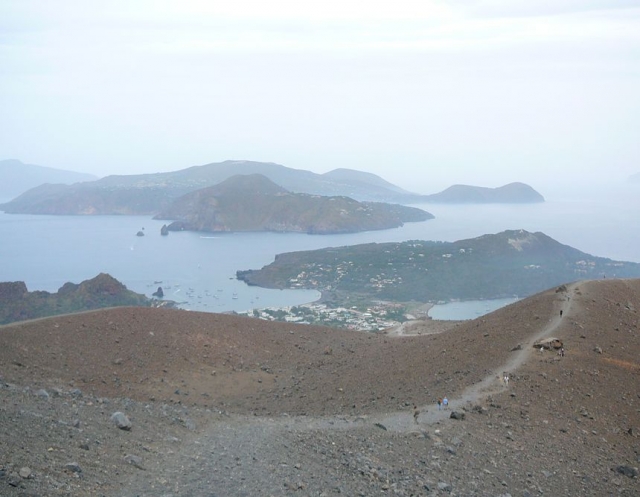  在风神群岛之间旅行 